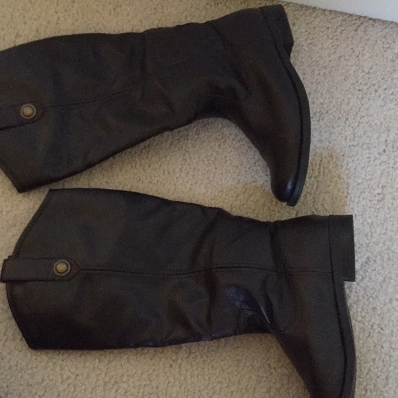 Size 5 1/2 American Eagle boots - Picture 4 of 4